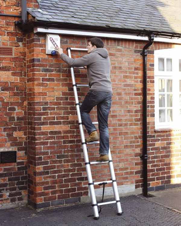 One-Side-Telescopic-Aluminum-Ladder-review-2